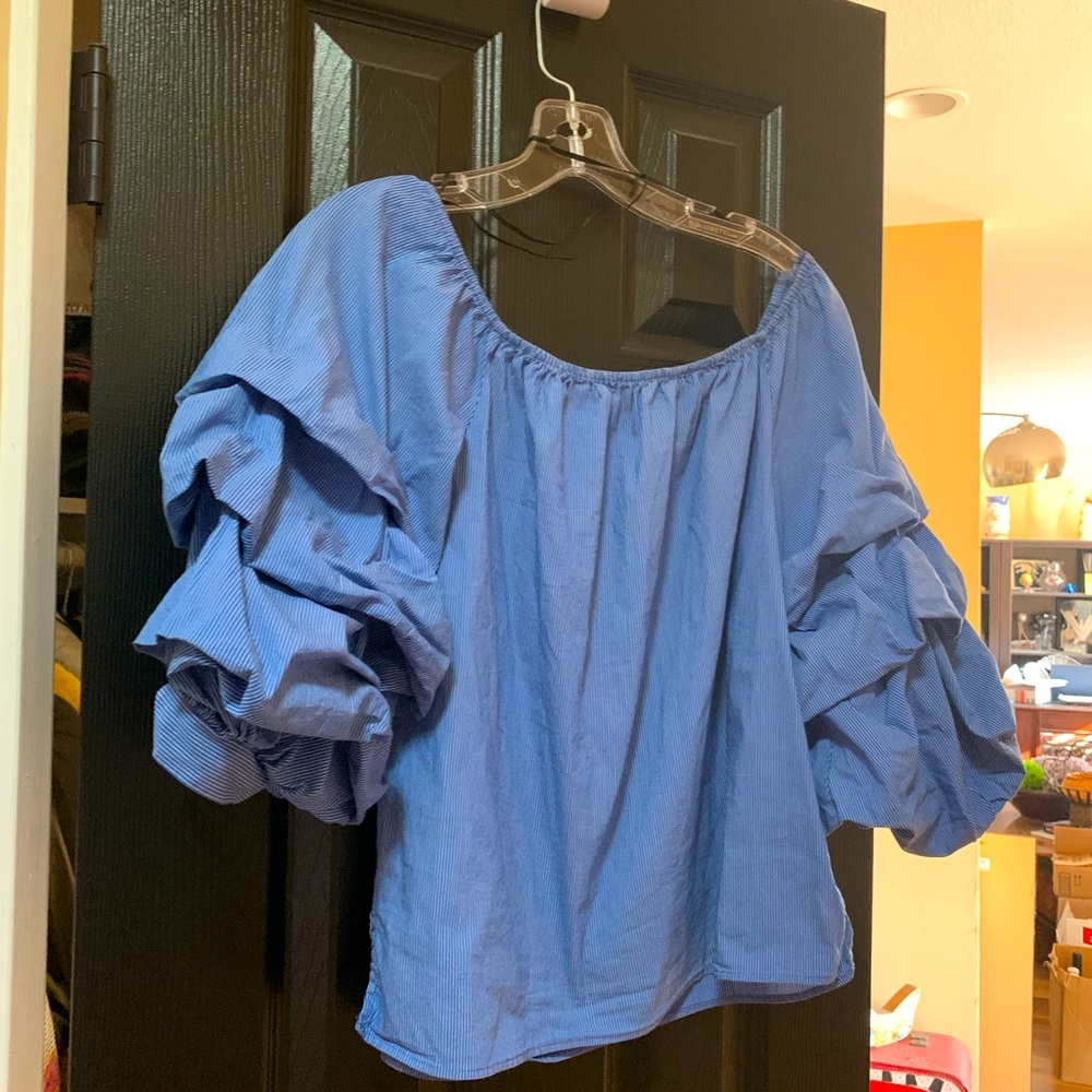 BLOUSE LAYERED POOF SLEEVES BLUE AND WHITE PIN STRIPE.  SIZE XS OR SMALL.